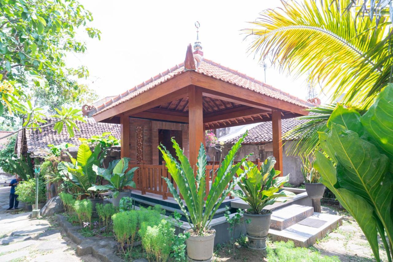 Отель Reddoorz @ Panglima Sudirman Мадиун Экстерьер фото